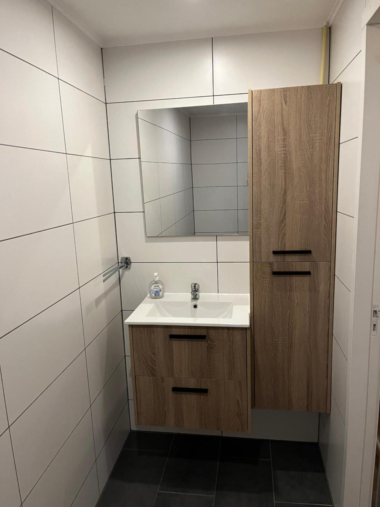 Rustig Gelegen Recreatiewoning In Zeeland Apartment Bruinisse Exterior photo
